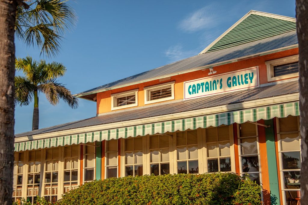 About Us : Captain's Galley Fort Pierce, FL